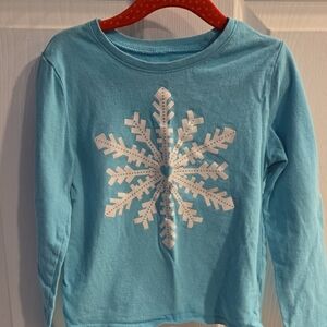 Place Blue and White Long Sleeve Tee with Snowflake Design